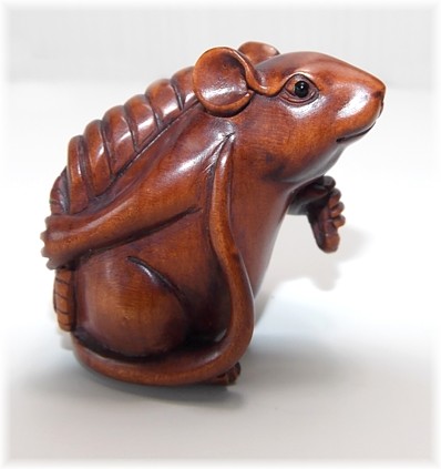 японская нэцкэ Мышка с денежками, 1950-е гг.