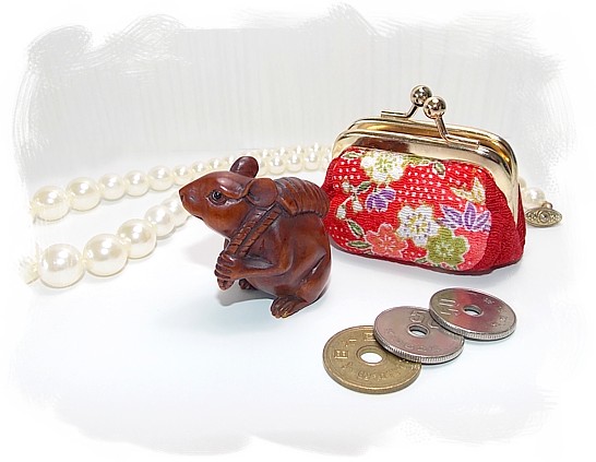 японская нэцкэ Мышка с денежками, 1950-е гг.