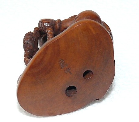 подпись автора на нэцкэ