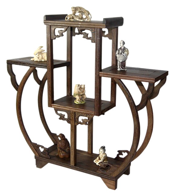 японская резная деревянная полочка для нэцкэ