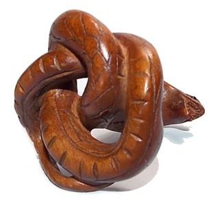 японская нэцкэ КОБРА, кипарис