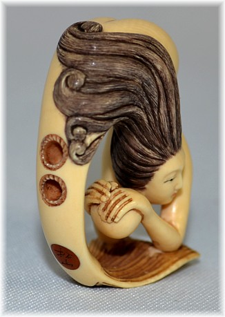 японская нэцкэ из слоновой кости