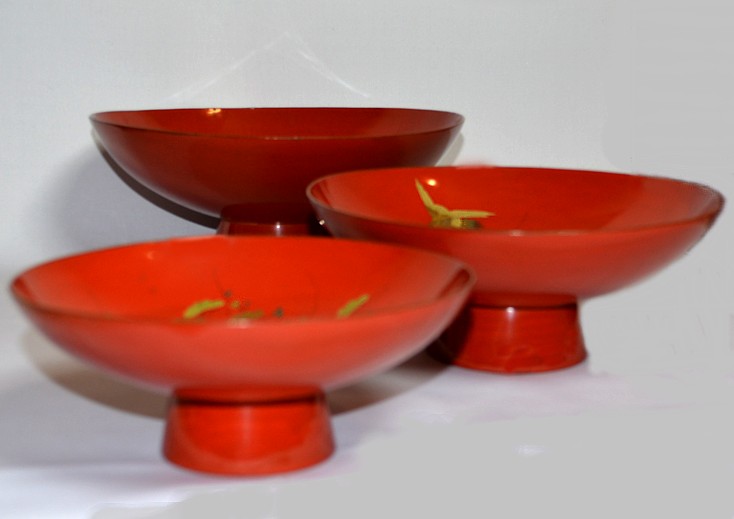 большие чаши для саке, 1900-е гг., дерево, лак, роспись золотом