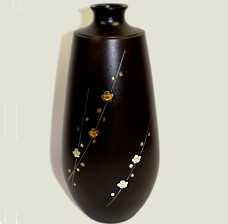 бронзовая японская ваза с гравиривкой и инкрусатцией