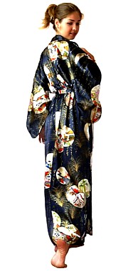 шелковое женское  кимоно, сделано в Японии