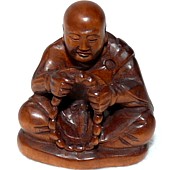 япоснкая нэцкэ Монах на молитве, 1930-е гг.