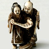 японская старинная нэцкэ из слоновой кости Пара с письмом