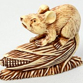 японская нецка из мамонтовой кости Мышка